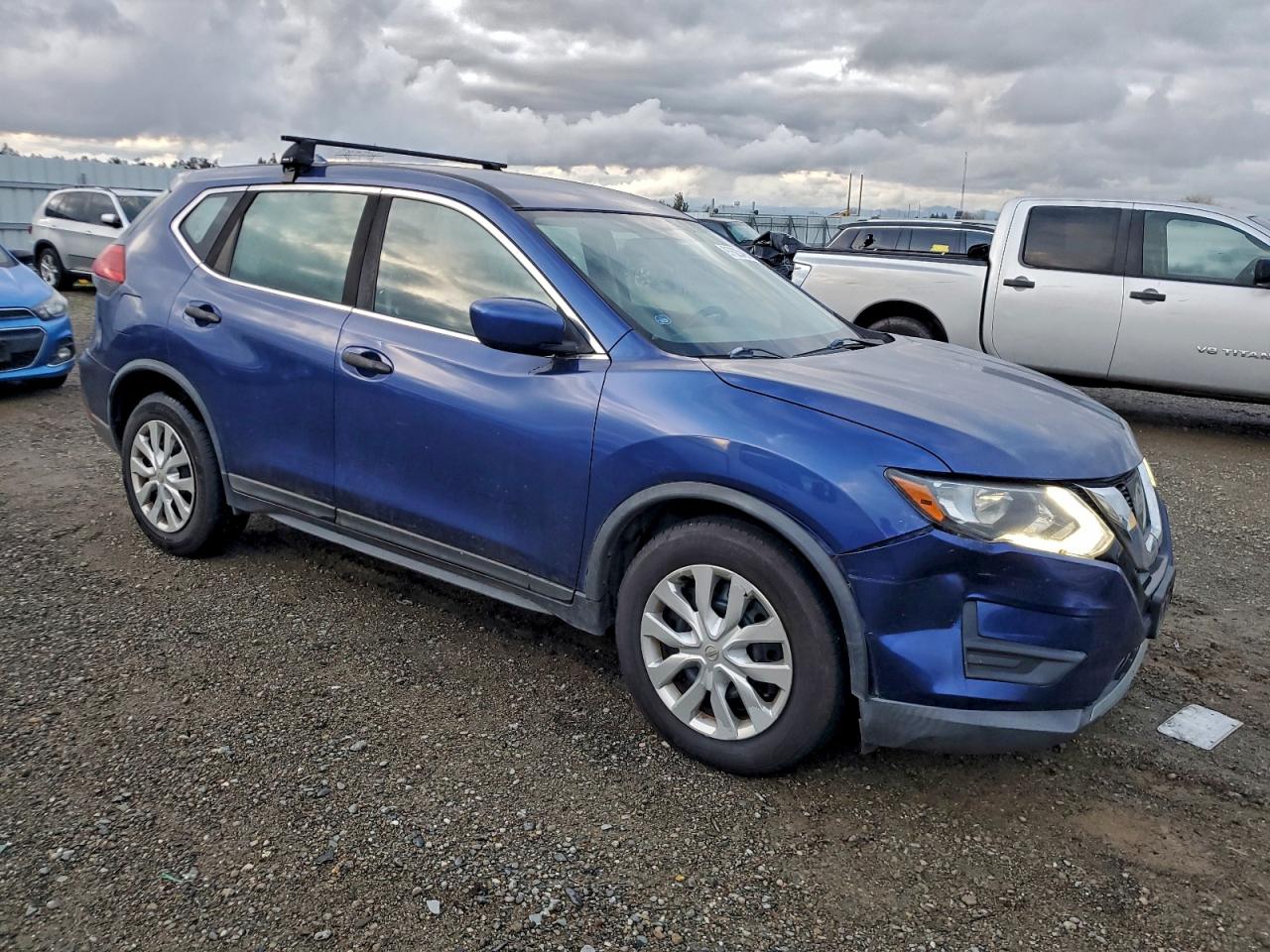 2017 NISSAN ROGUE S photo 4