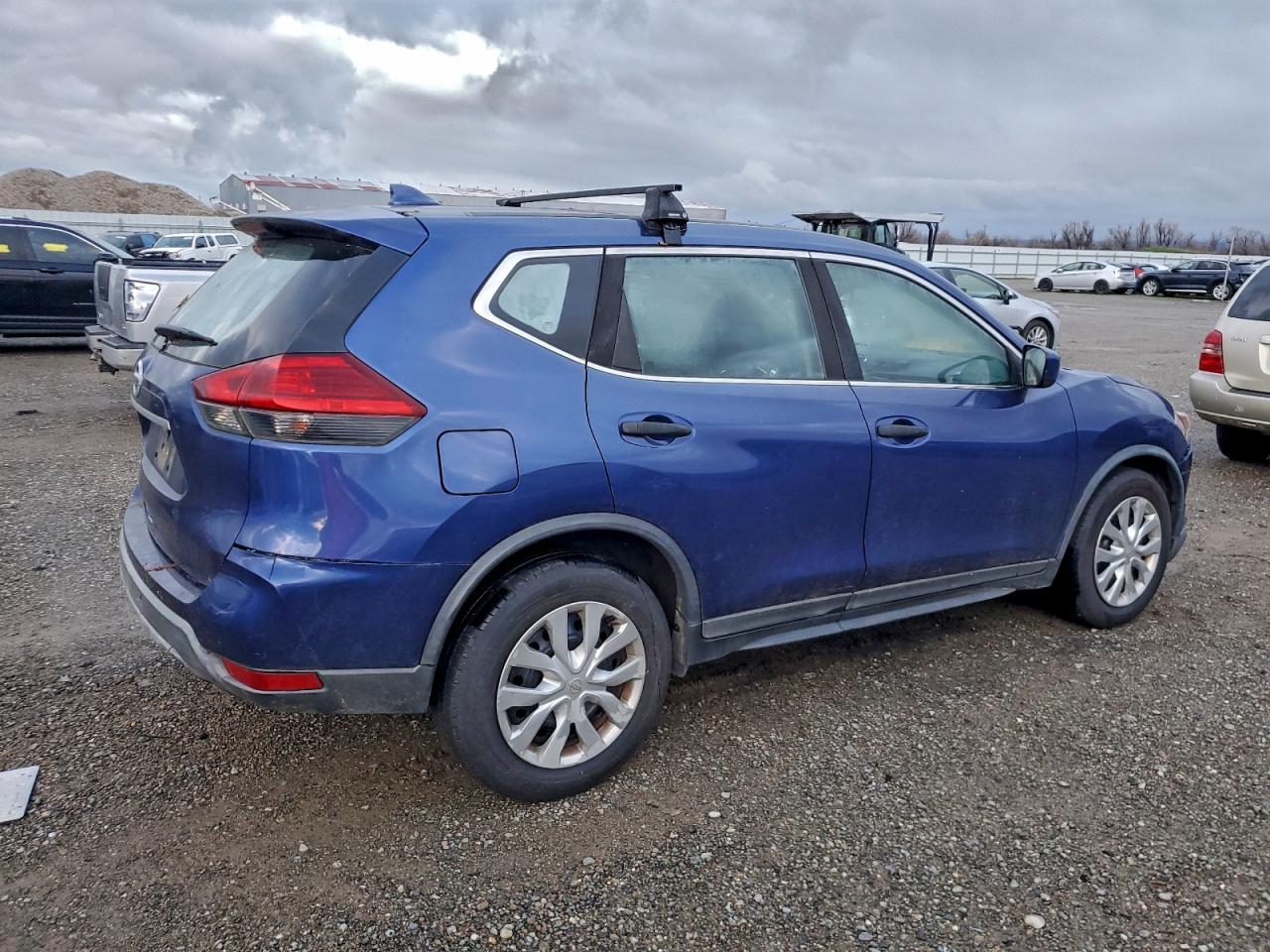 2017 NISSAN ROGUE S photo 3