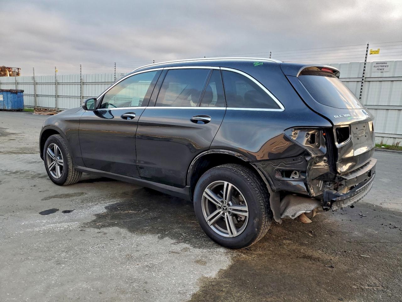 2021 MERCEDES-BENZ GLC 300 photo 2