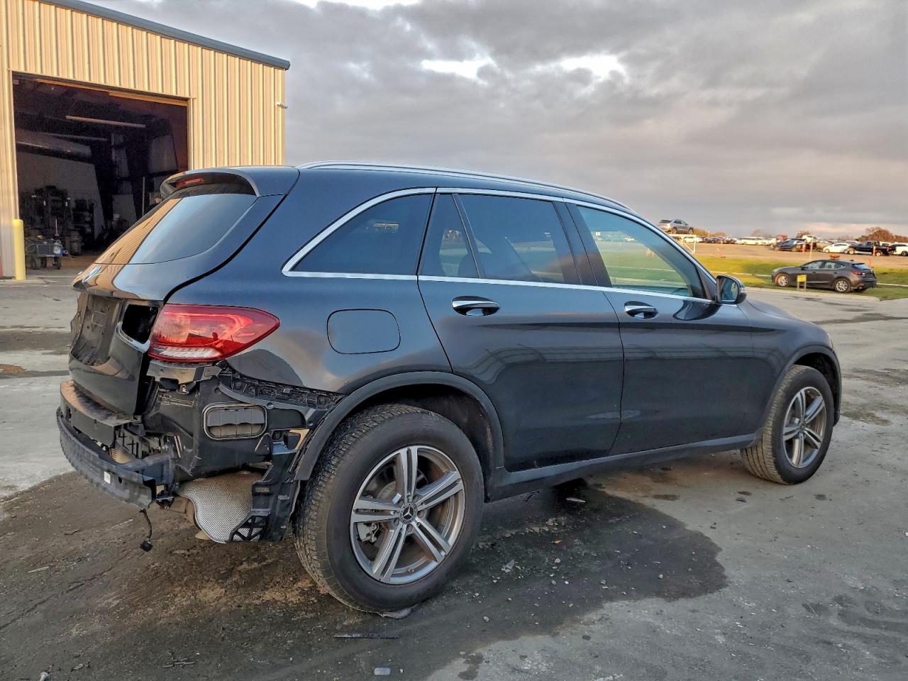 2021 MERCEDES-BENZ GLC 300 photo 3
