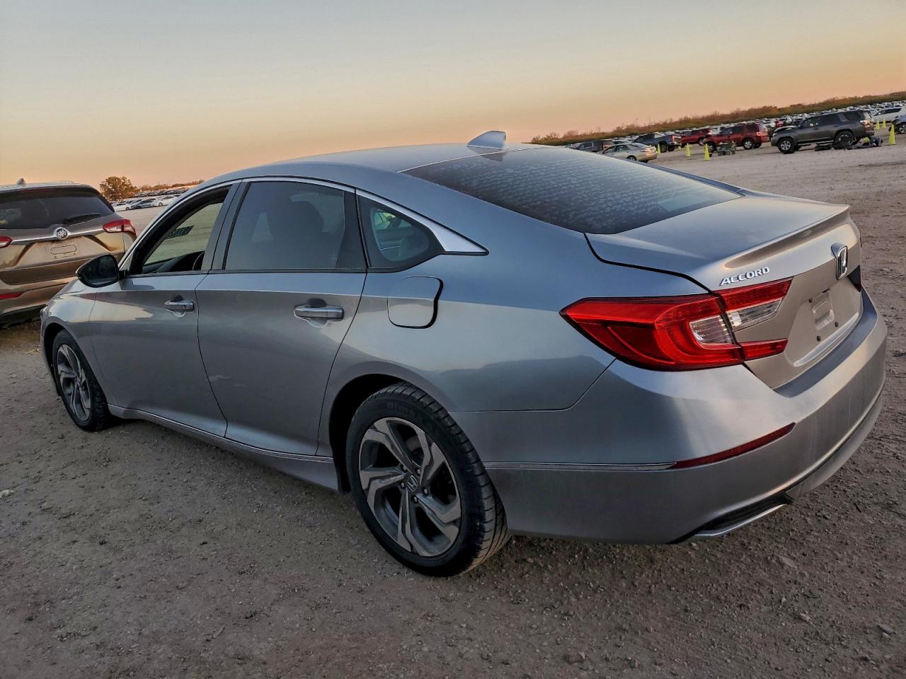 2018 HONDA ACCORD EXL photo 2