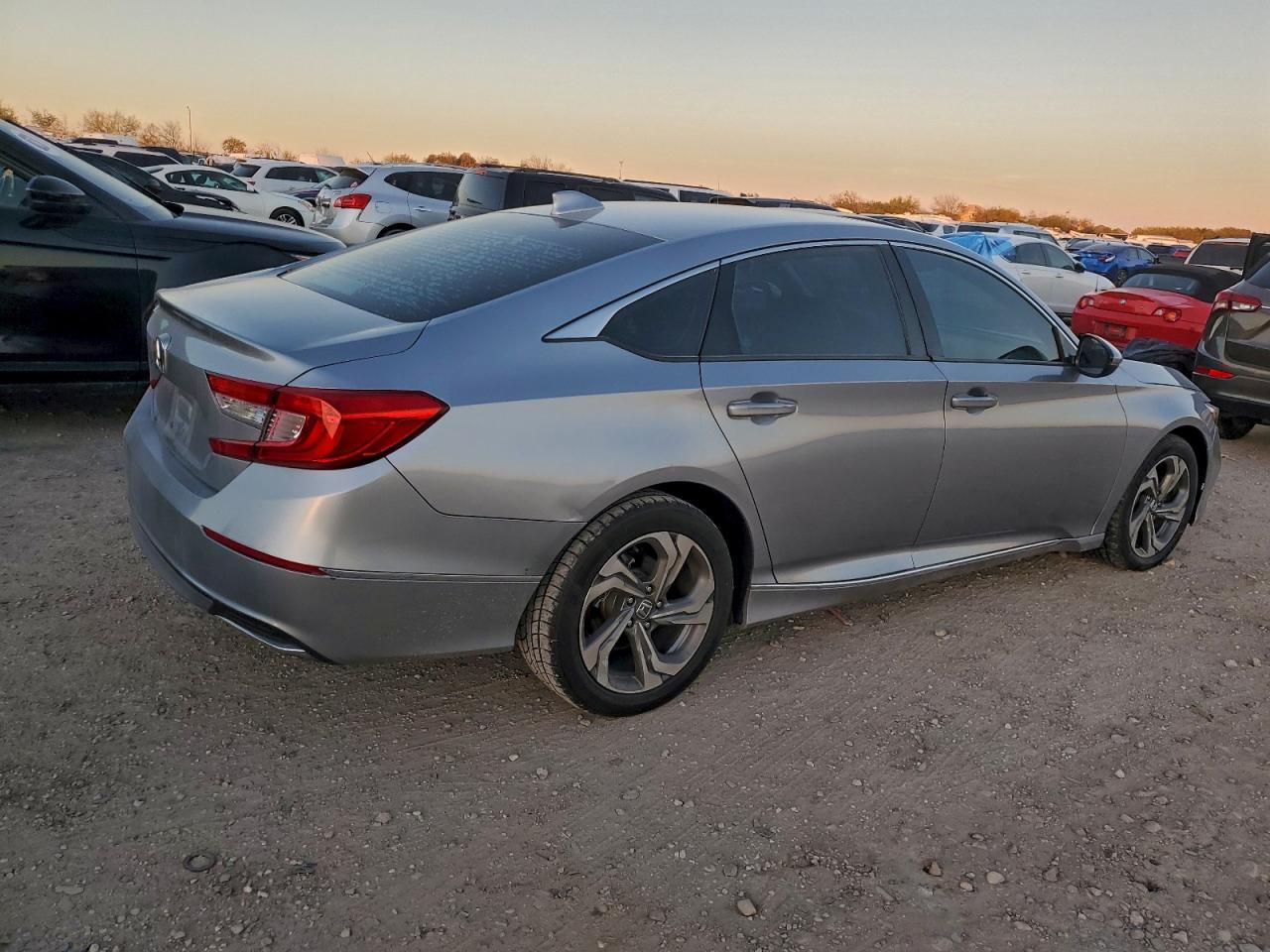 2018 HONDA ACCORD EXL photo 3