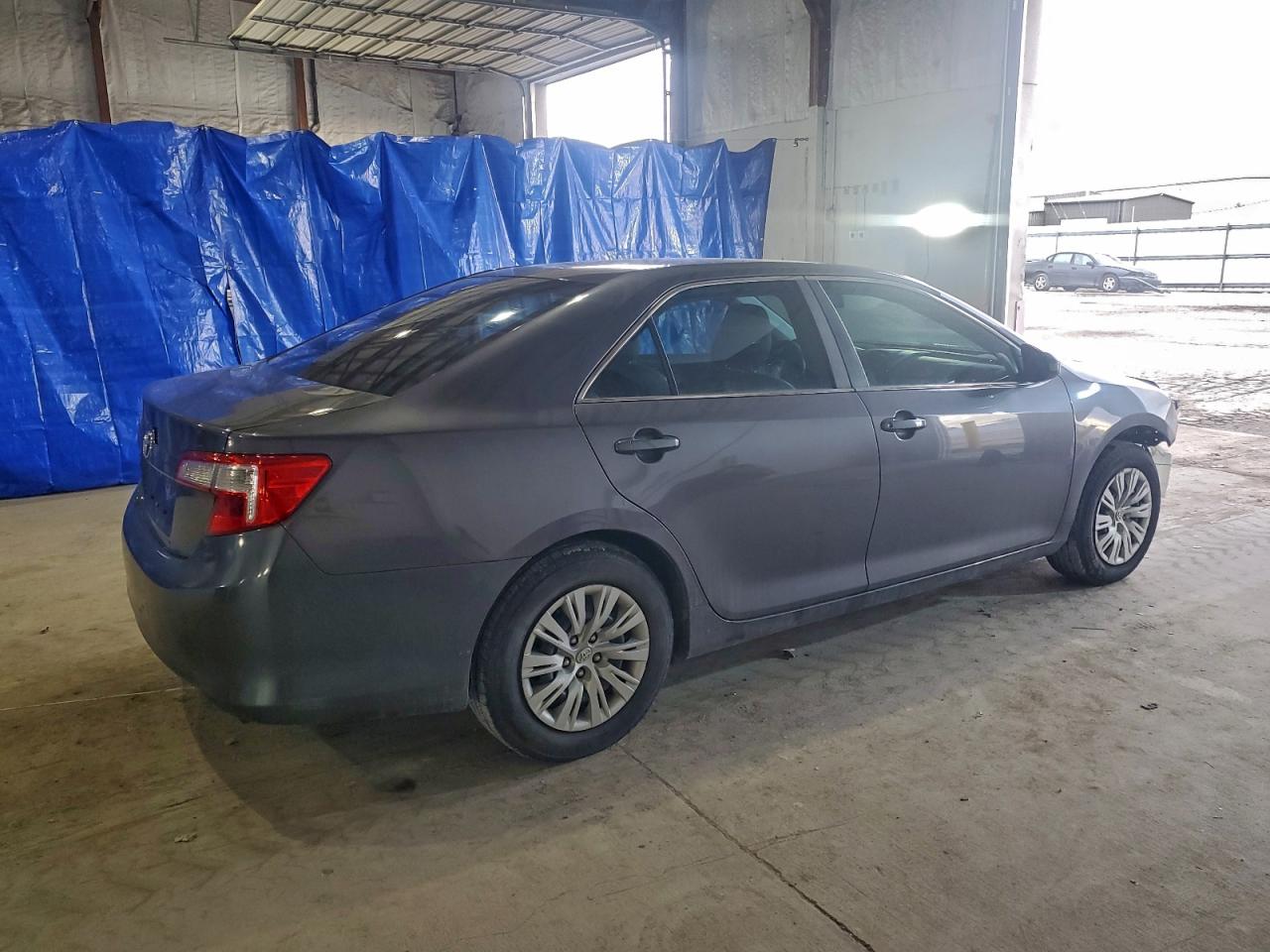 2014 TOYOTA CAMRY L photo 3