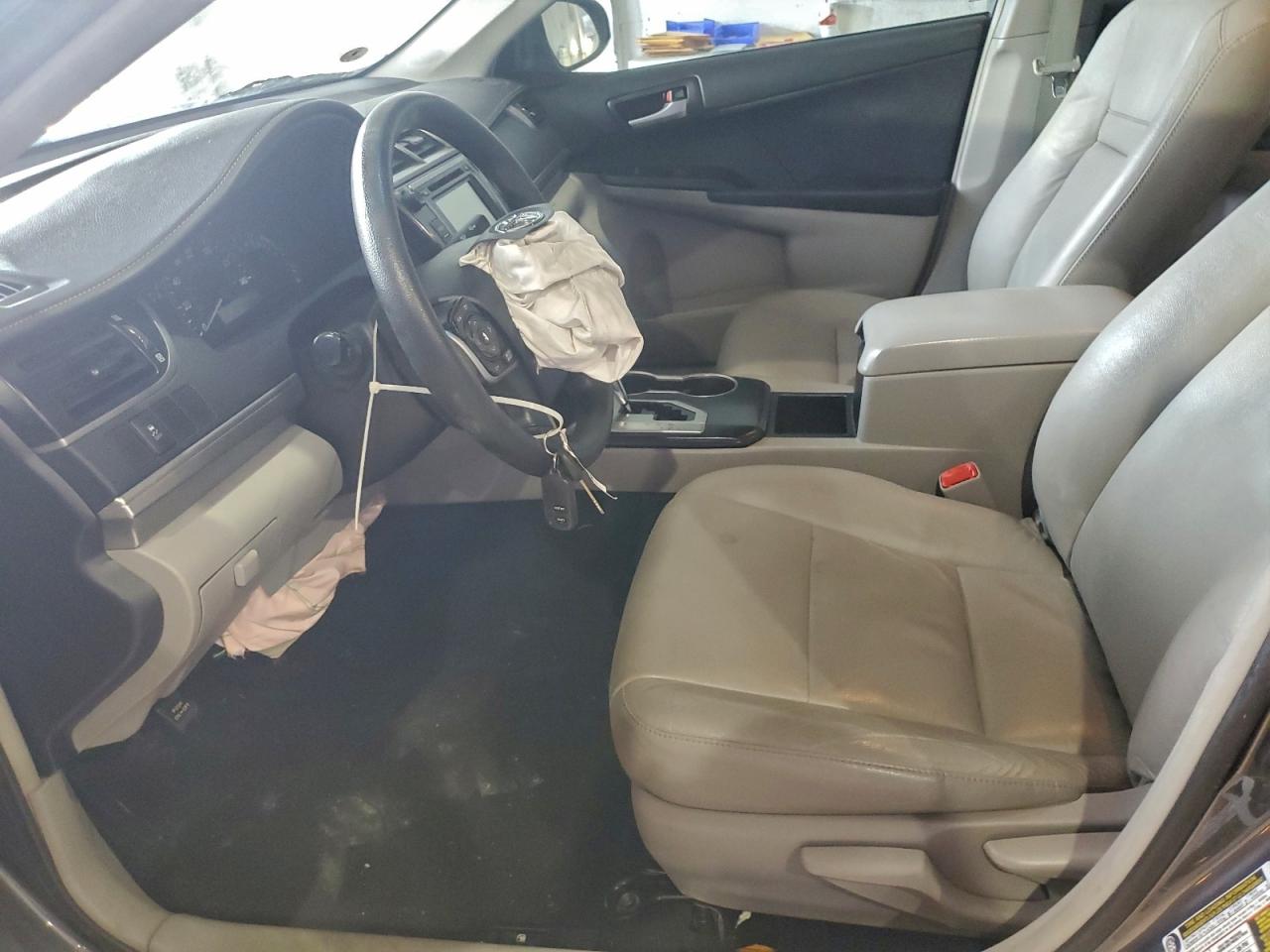 2014 TOYOTA CAMRY L photo 7