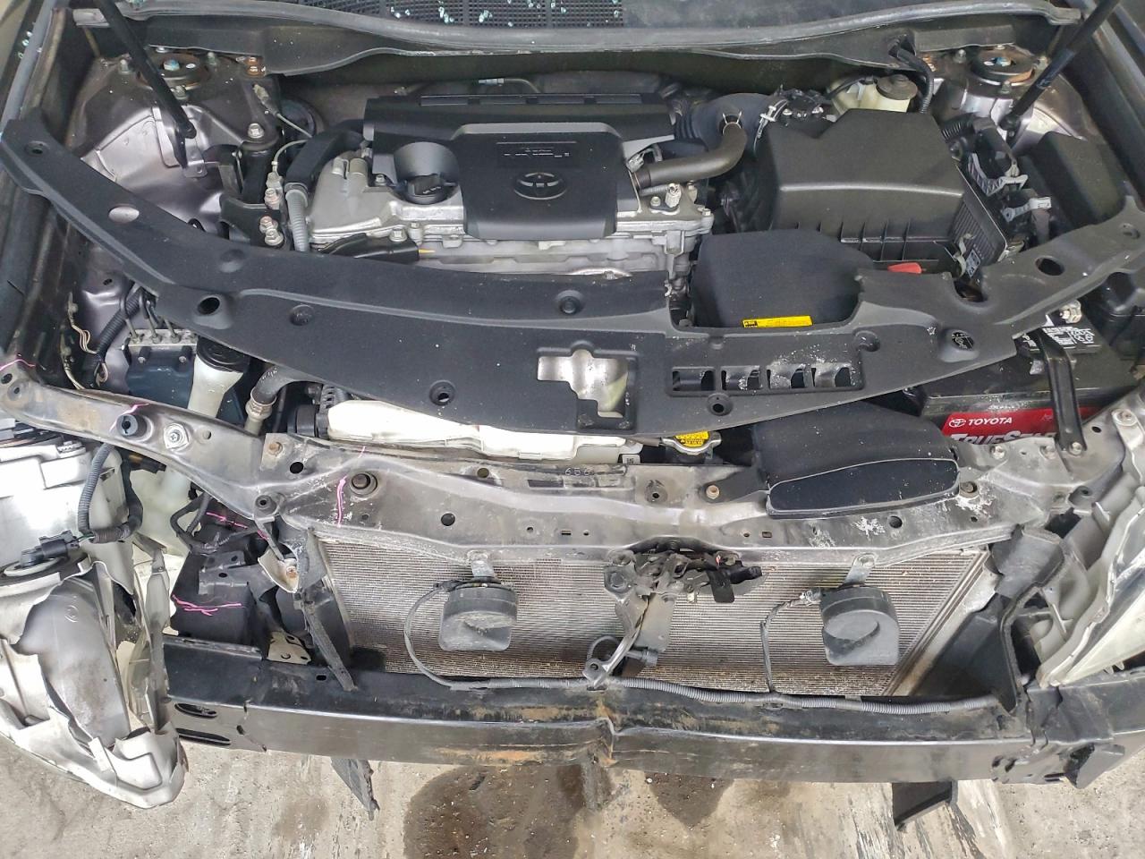 2014 TOYOTA CAMRY L photo 11