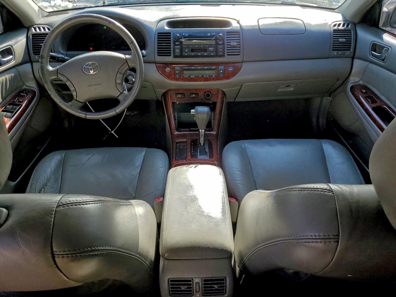 2005 TOYOTA CAMRY LE photo 8