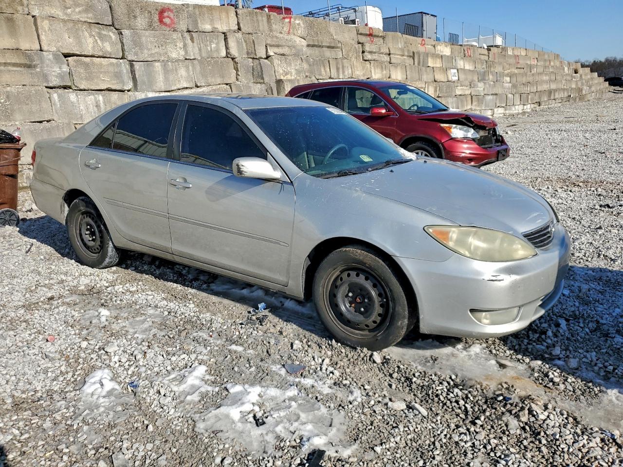 2005 TOYOTA CAMRY LE photo 4