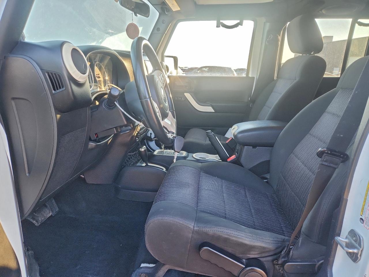 2012 JEEP WRANGLER UNLIMITED SAHARA photo 7