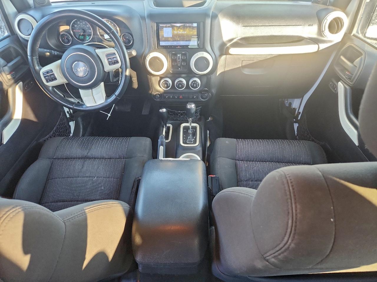 2012 JEEP WRANGLER UNLIMITED SAHARA photo 8