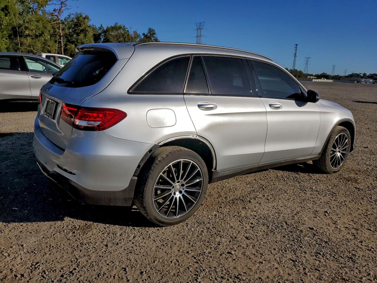 2017 MERCEDES-BENZ GLC 300 photo 3