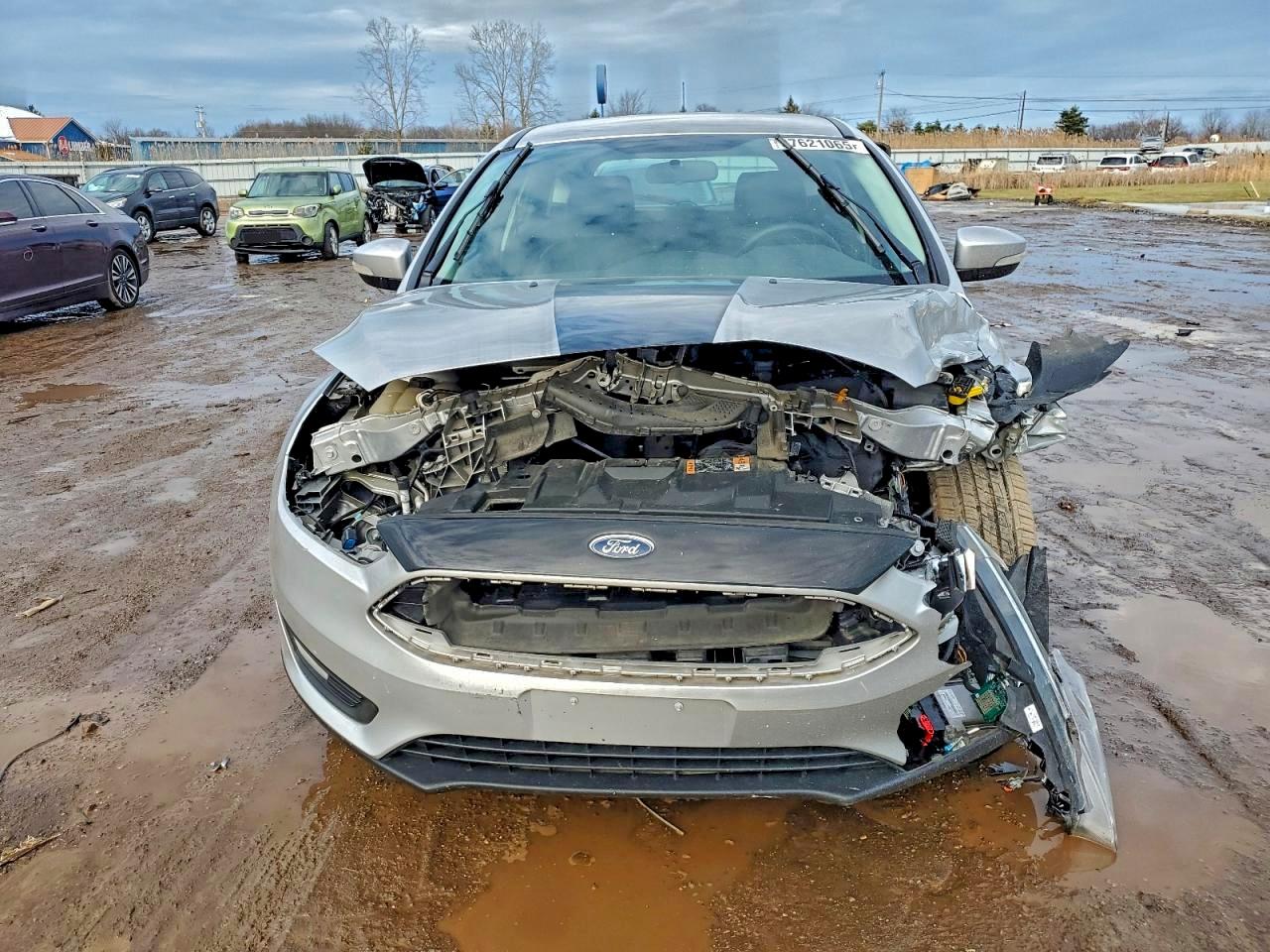 2015 FORD FOCUS SE photo 5