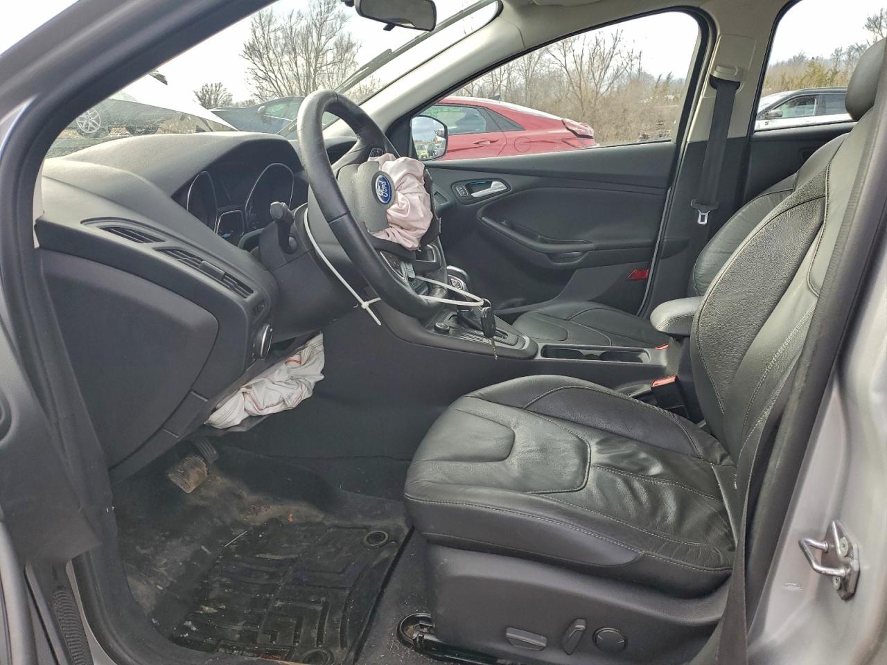 2015 FORD FOCUS SE photo 7