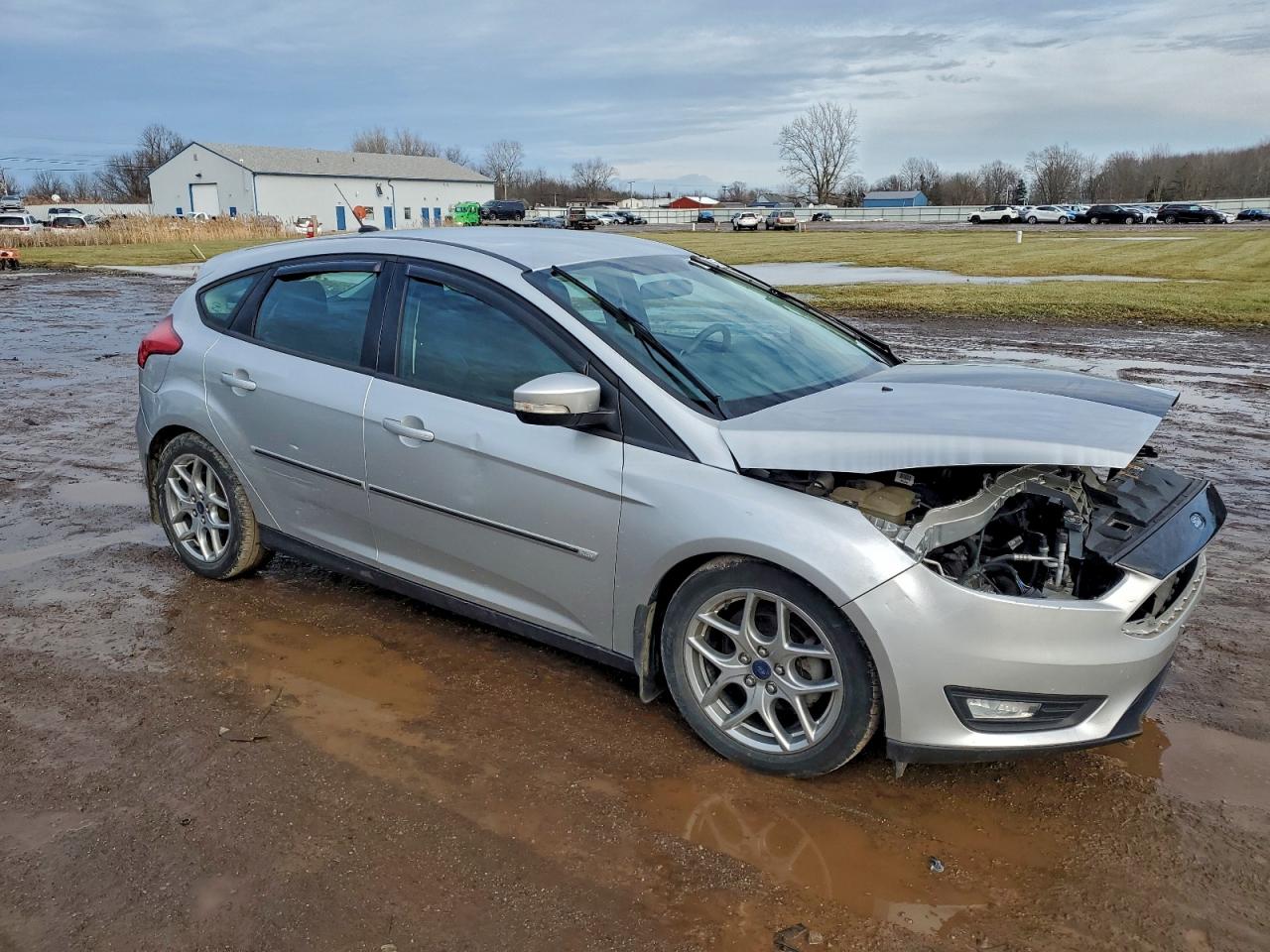 2015 FORD FOCUS SE photo 4
