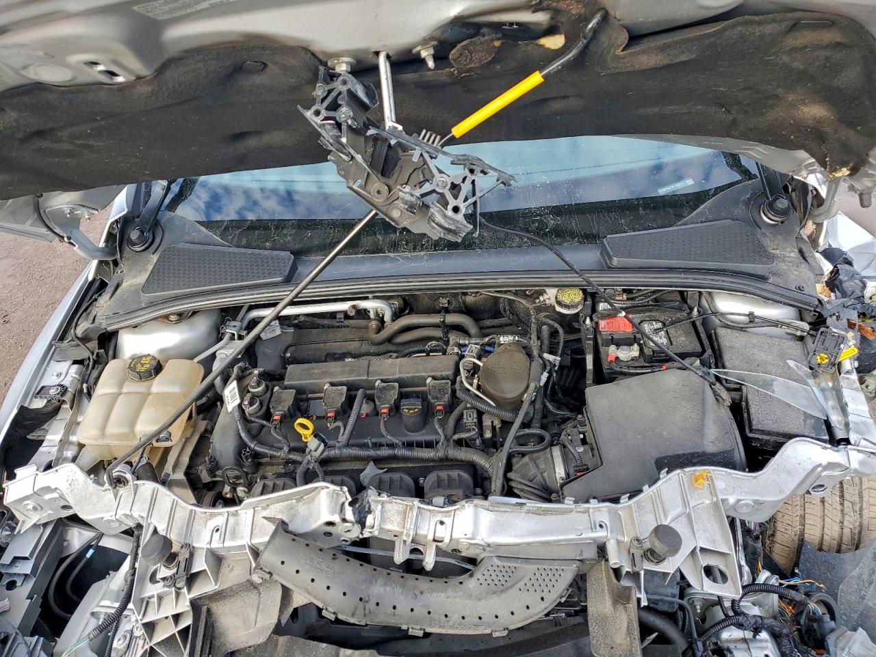 2015 FORD FOCUS SE photo 11