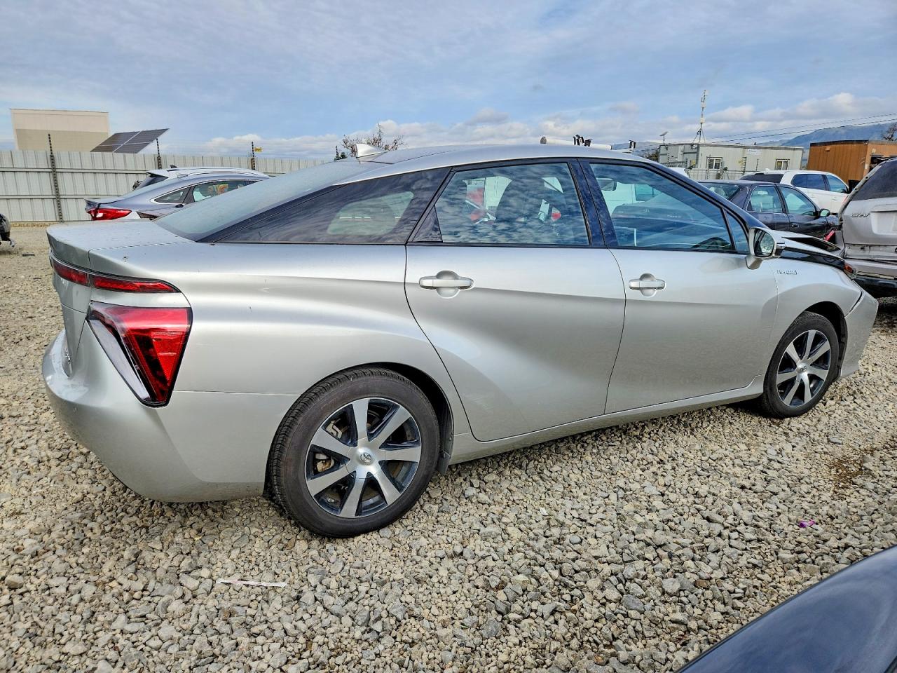 2018 TOYOTA MIRAI photo 3