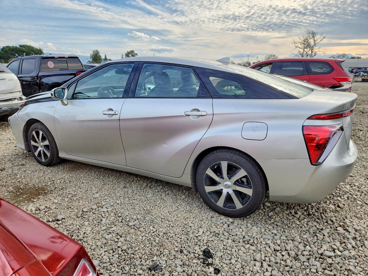 2018 TOYOTA MIRAI photo 2
