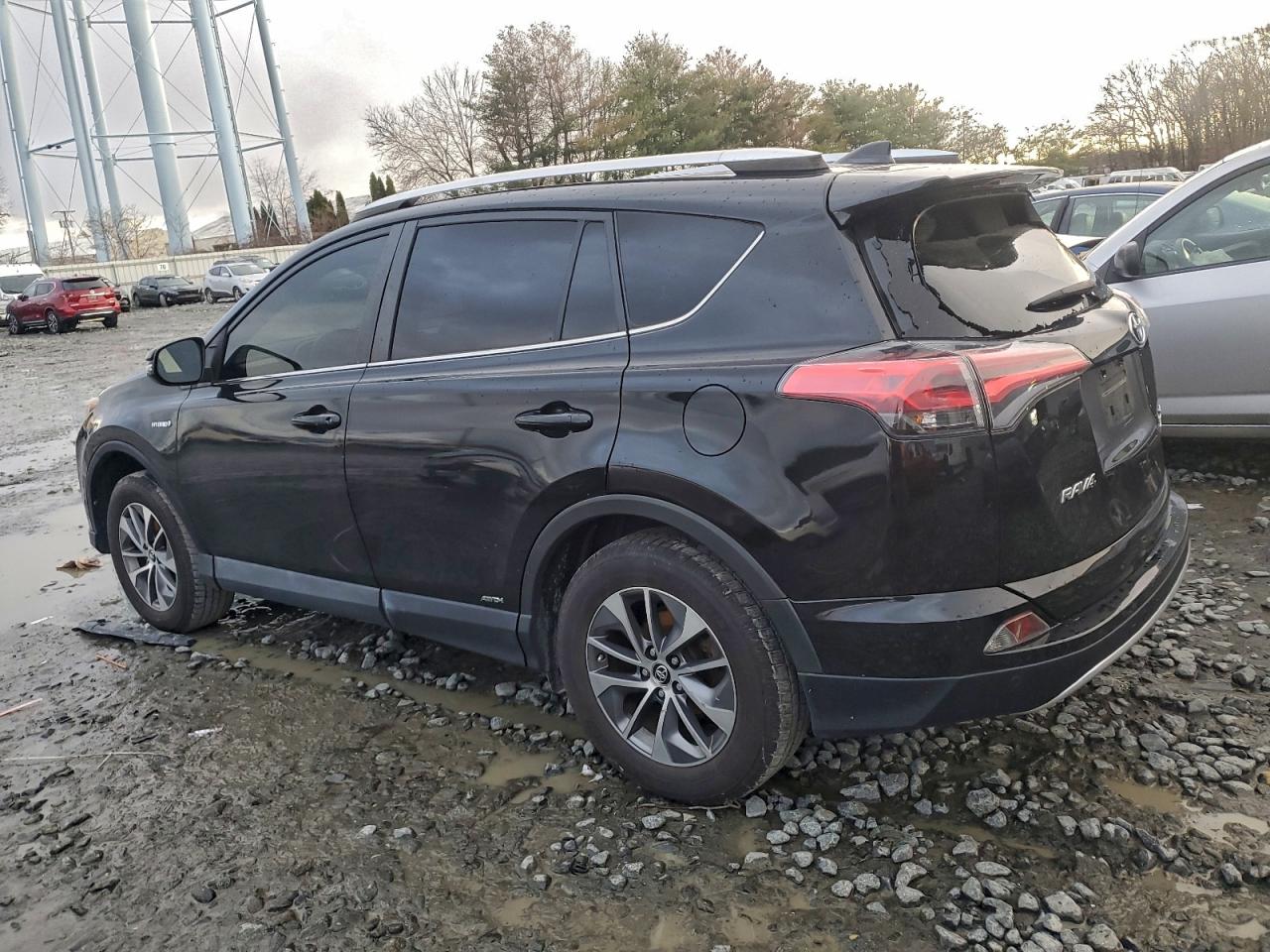 2016 TOYOTA RAV4 HV XLE photo 2