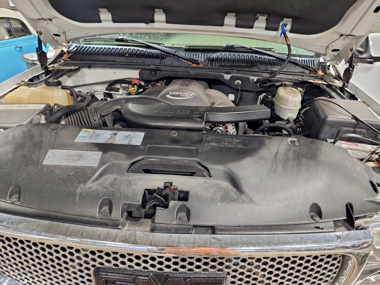 2003 GMC YUKON XL DENALI photo 12