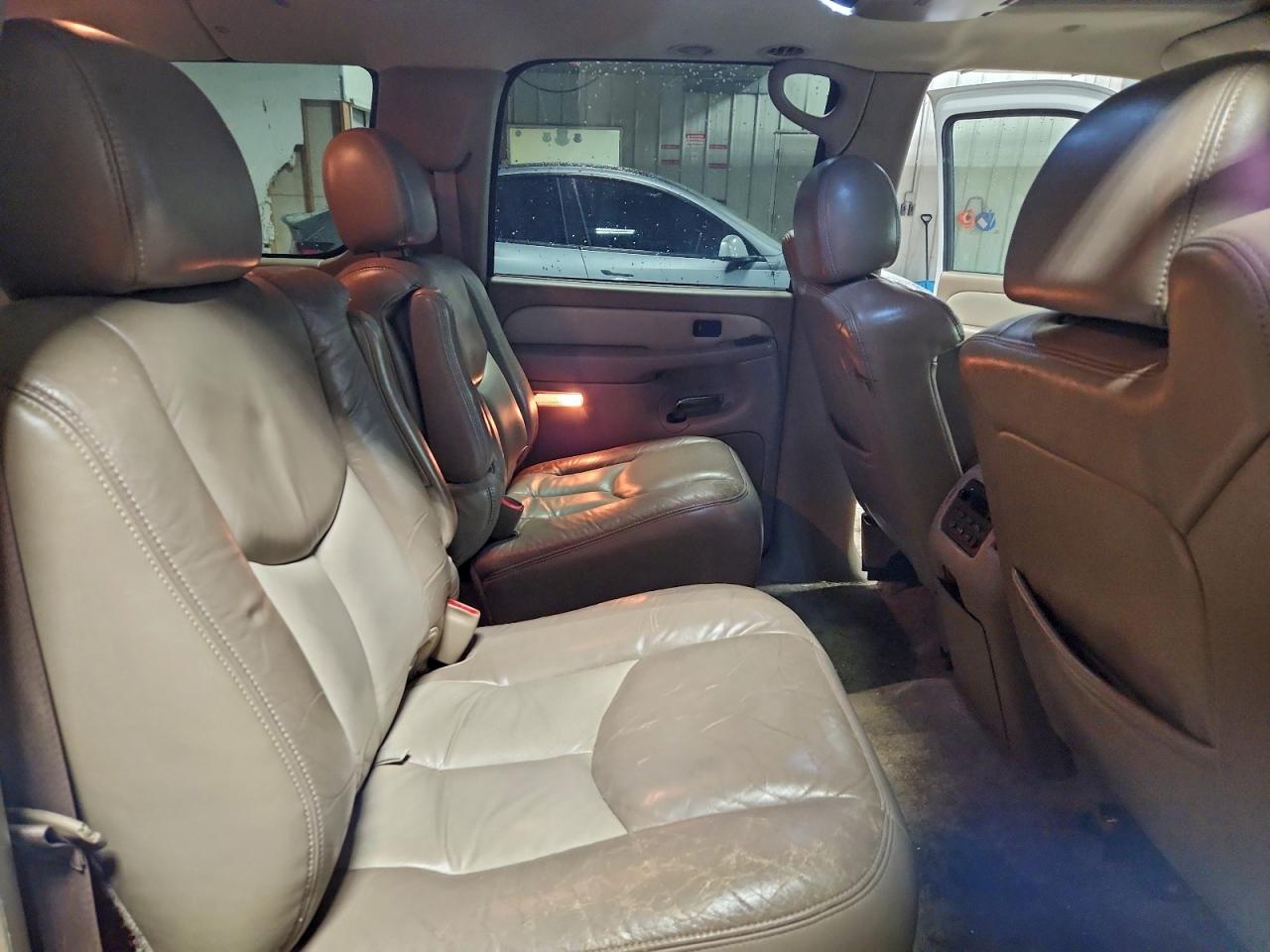 2003 GMC YUKON XL DENALI photo 11
