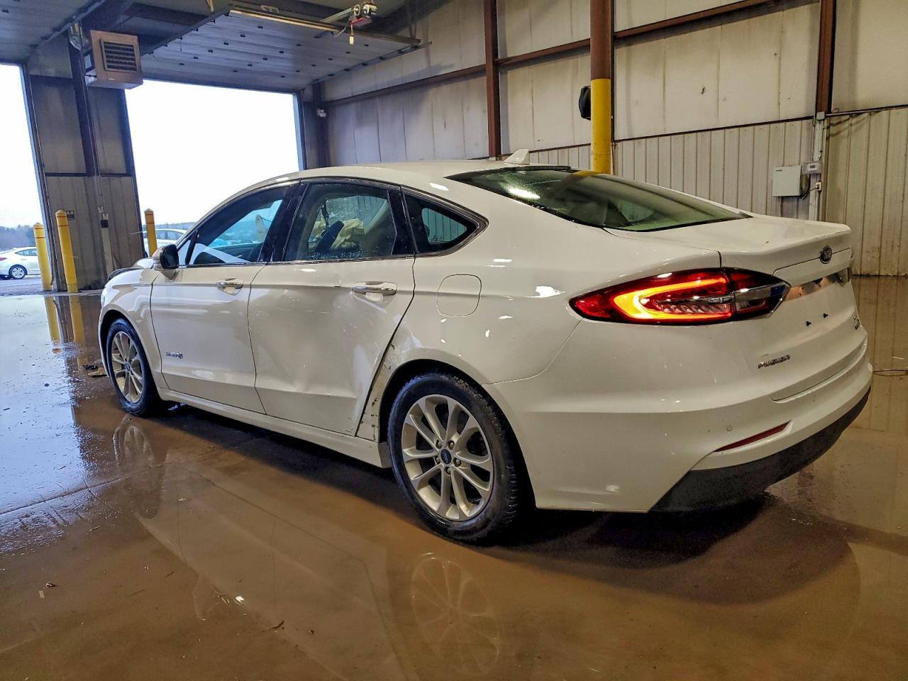 2019 FORD FUSION SEL photo 2