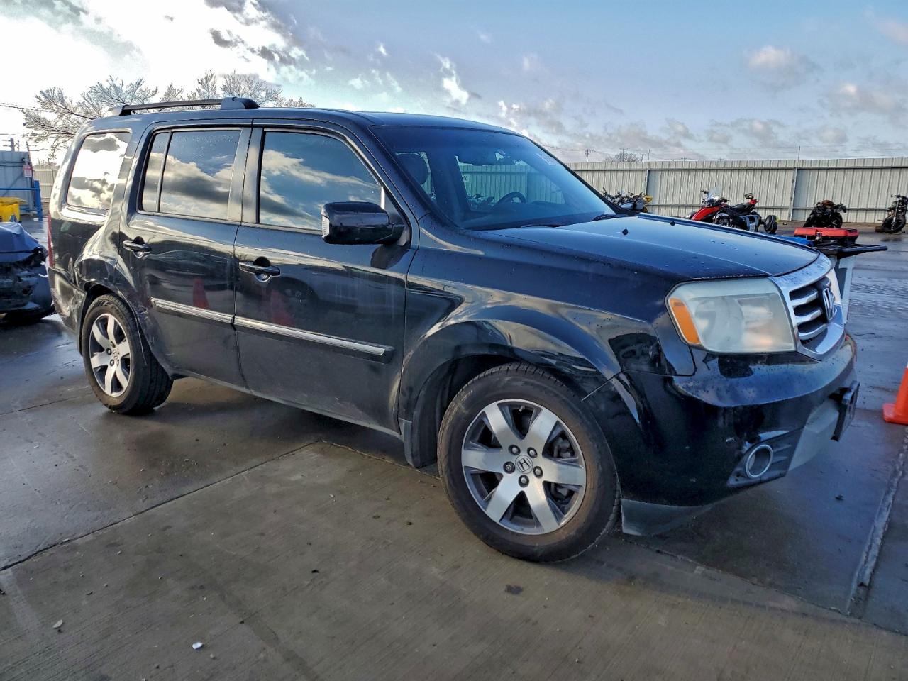 2013 HONDA PILOT TOURING photo 4