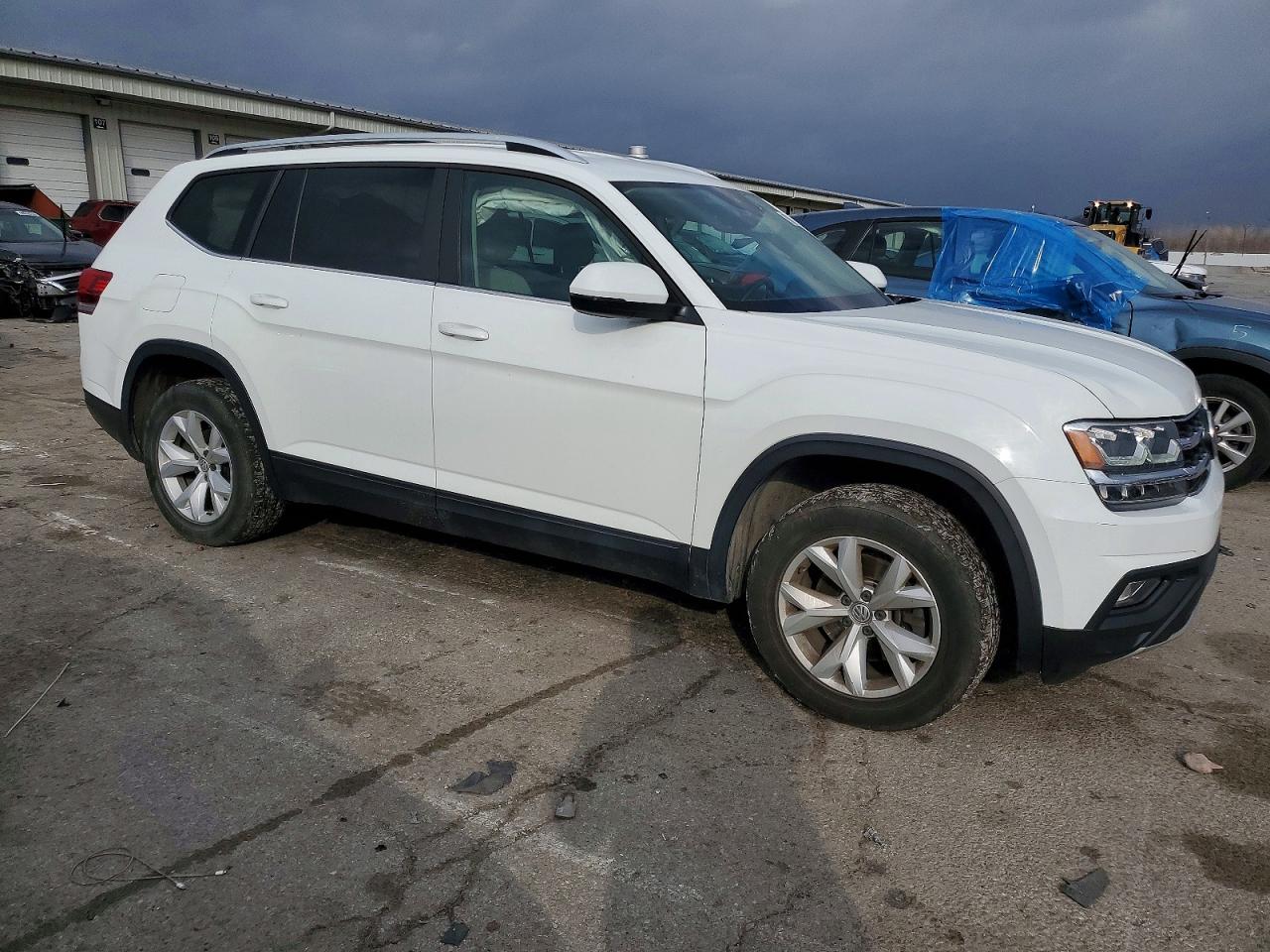 2018 VOLKSWAGEN ATLAS SE photo 4