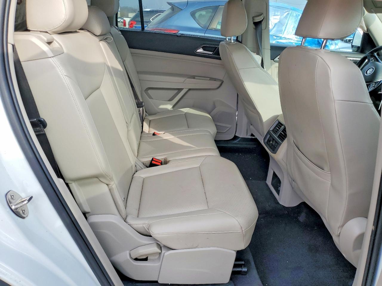 2018 VOLKSWAGEN ATLAS SE photo 11