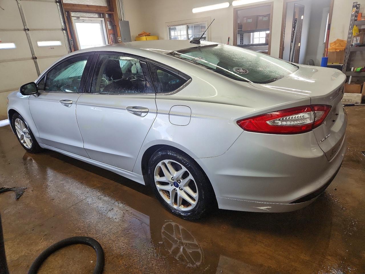 2015 FORD FUSION SE photo 2