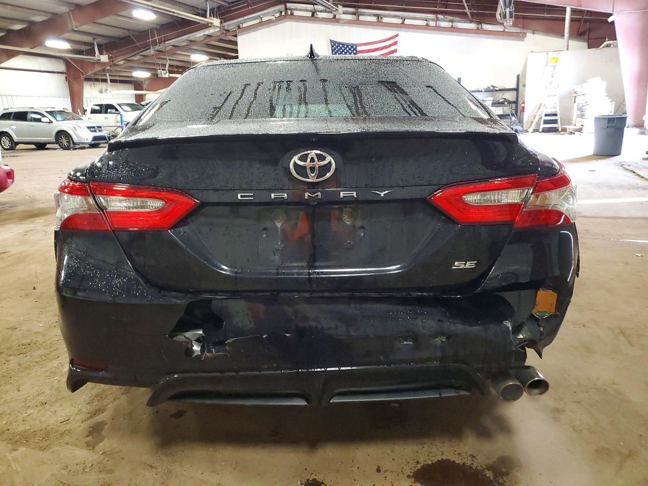 2018 TOYOTA CAMRY L photo 11
