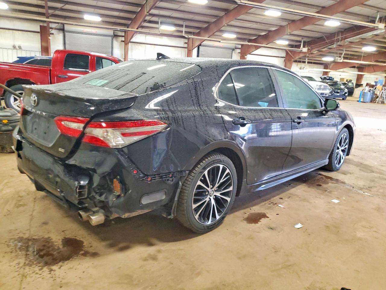 2018 TOYOTA CAMRY L photo 5