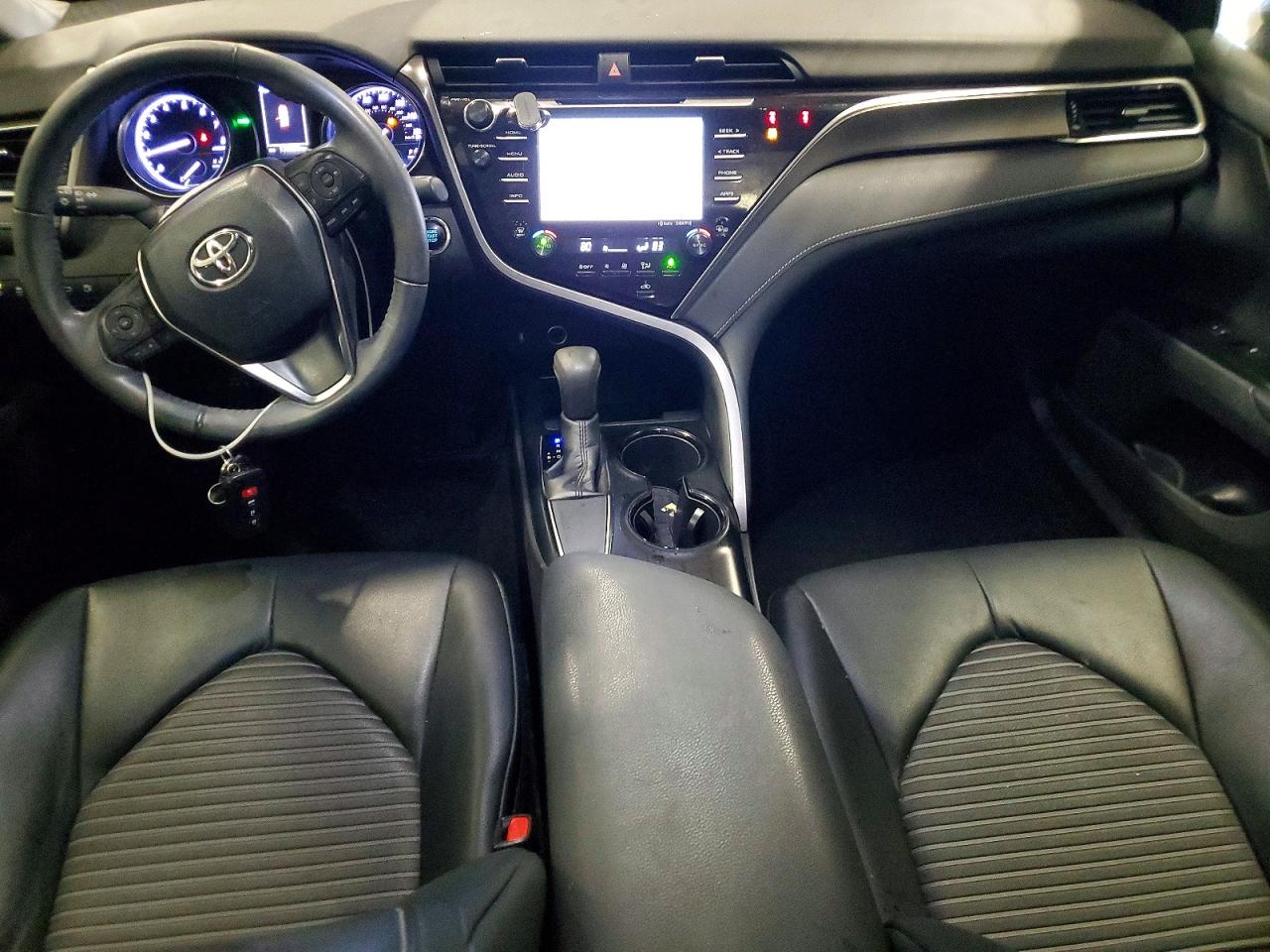 2018 TOYOTA CAMRY L photo 15