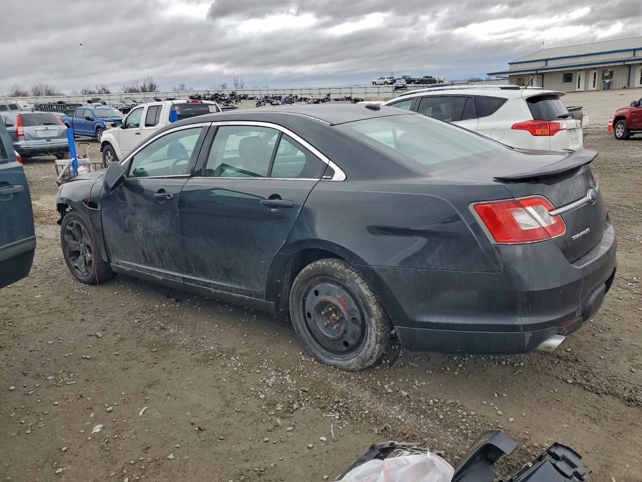 2010 FORD TAURUS SHO photo 2