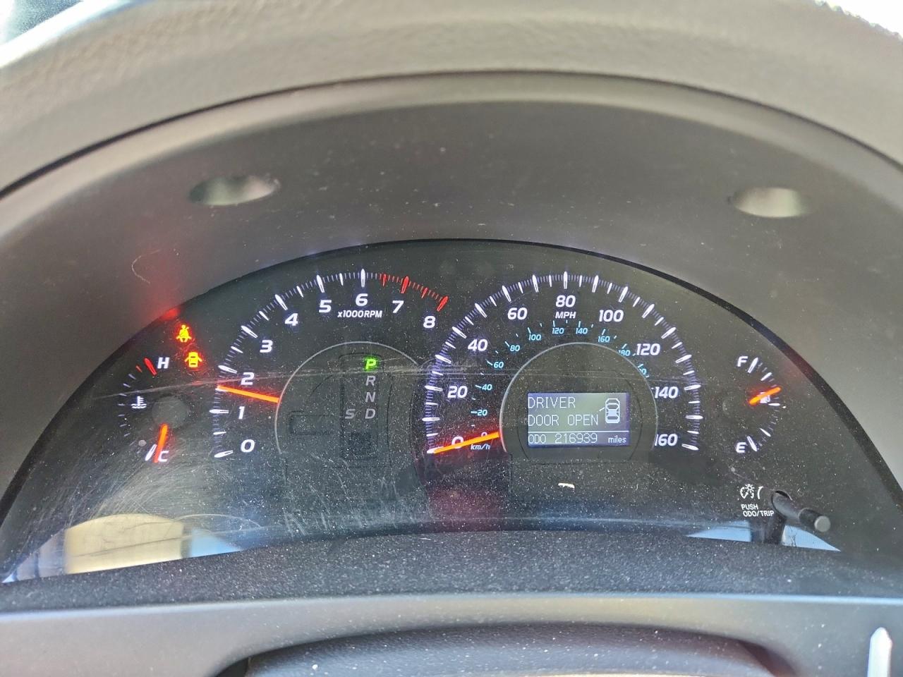 2011 TOYOTA CAMRY SE photo 25