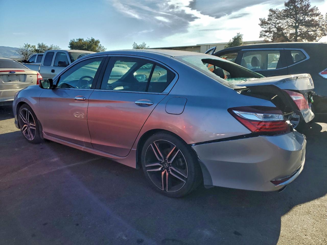 2017 HONDA ACCORD SPORT photo 2