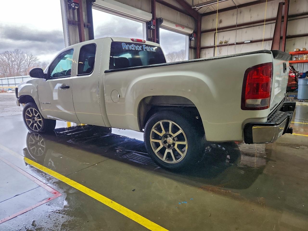 2008 GMC SIERRA C1500 photo 2