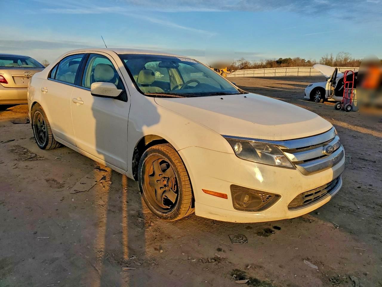 2011 FORD FUSION SE photo 4