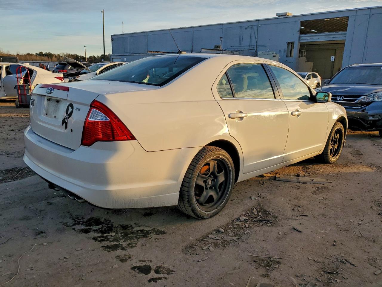 2011 FORD FUSION SE photo 3