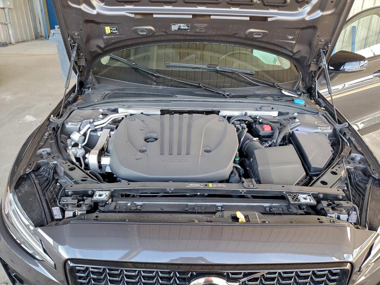 2024 VOLVO S60 CORE photo 11