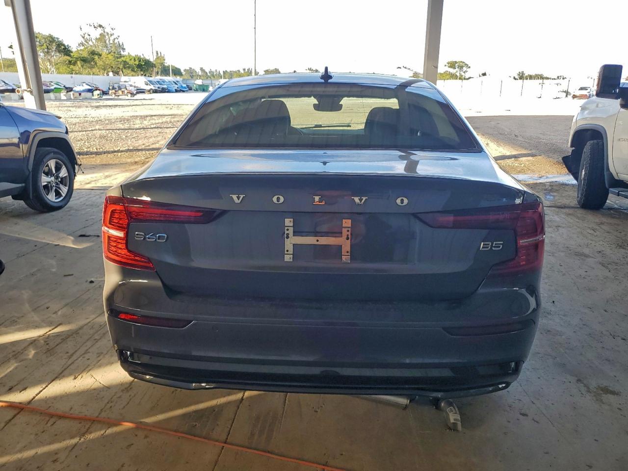 2024 VOLVO S60 CORE photo 6
