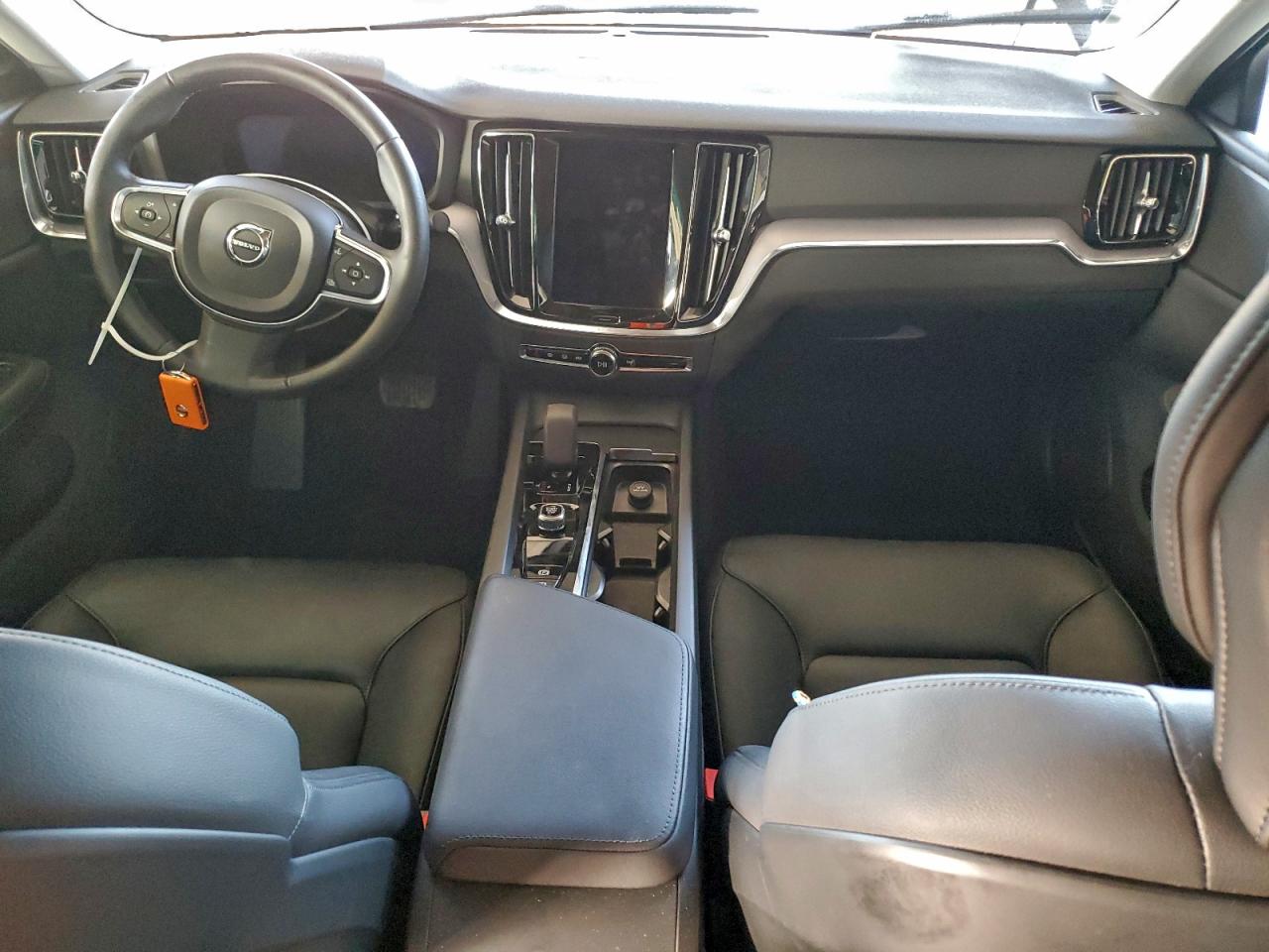 2024 VOLVO S60 CORE photo 8