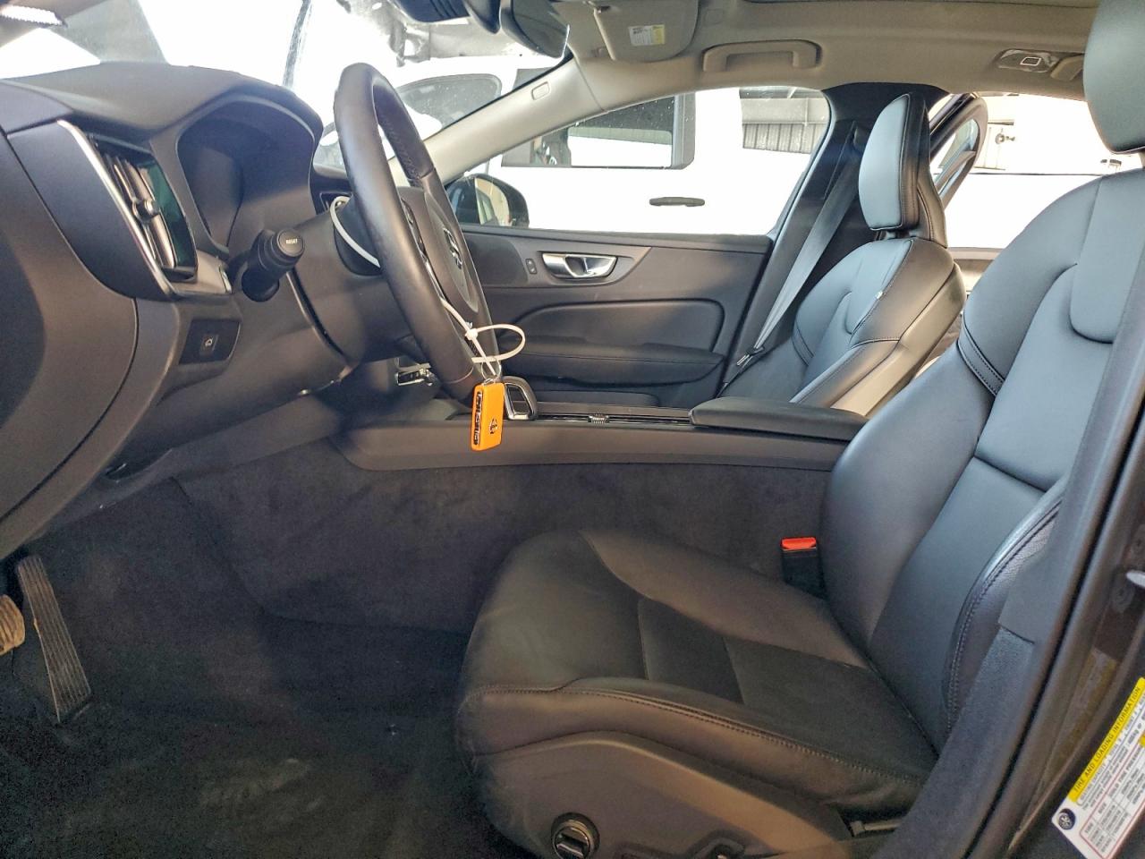 2024 VOLVO S60 CORE photo 7