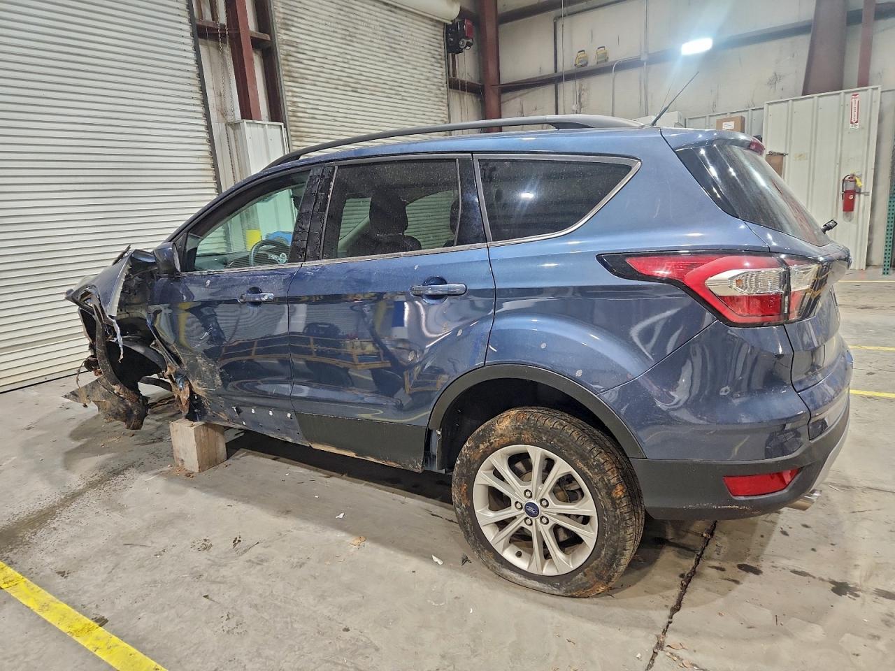 2018 FORD ESCAPE SE photo 2