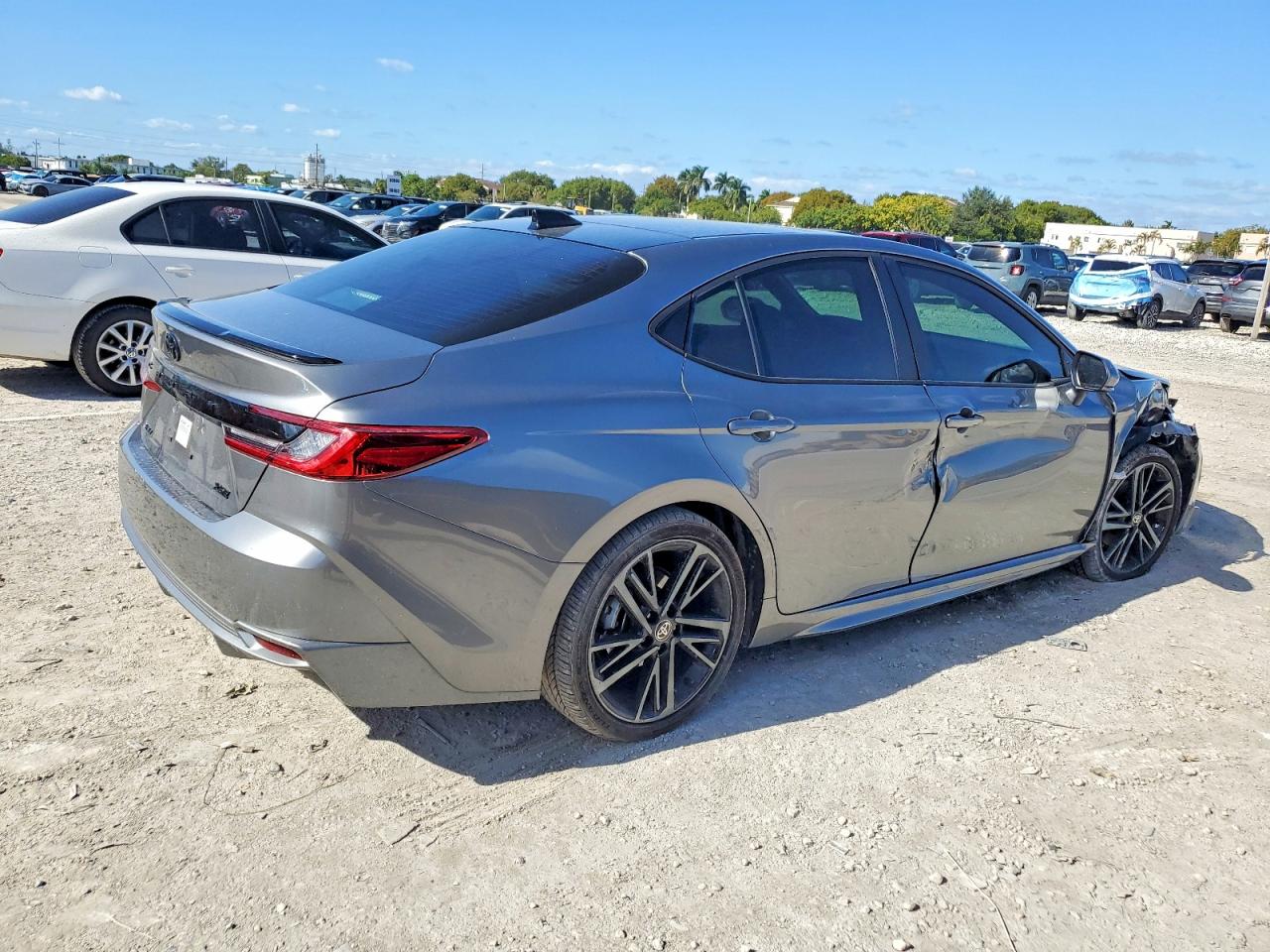 2025 TOYOTA CAMRY XSE photo 7