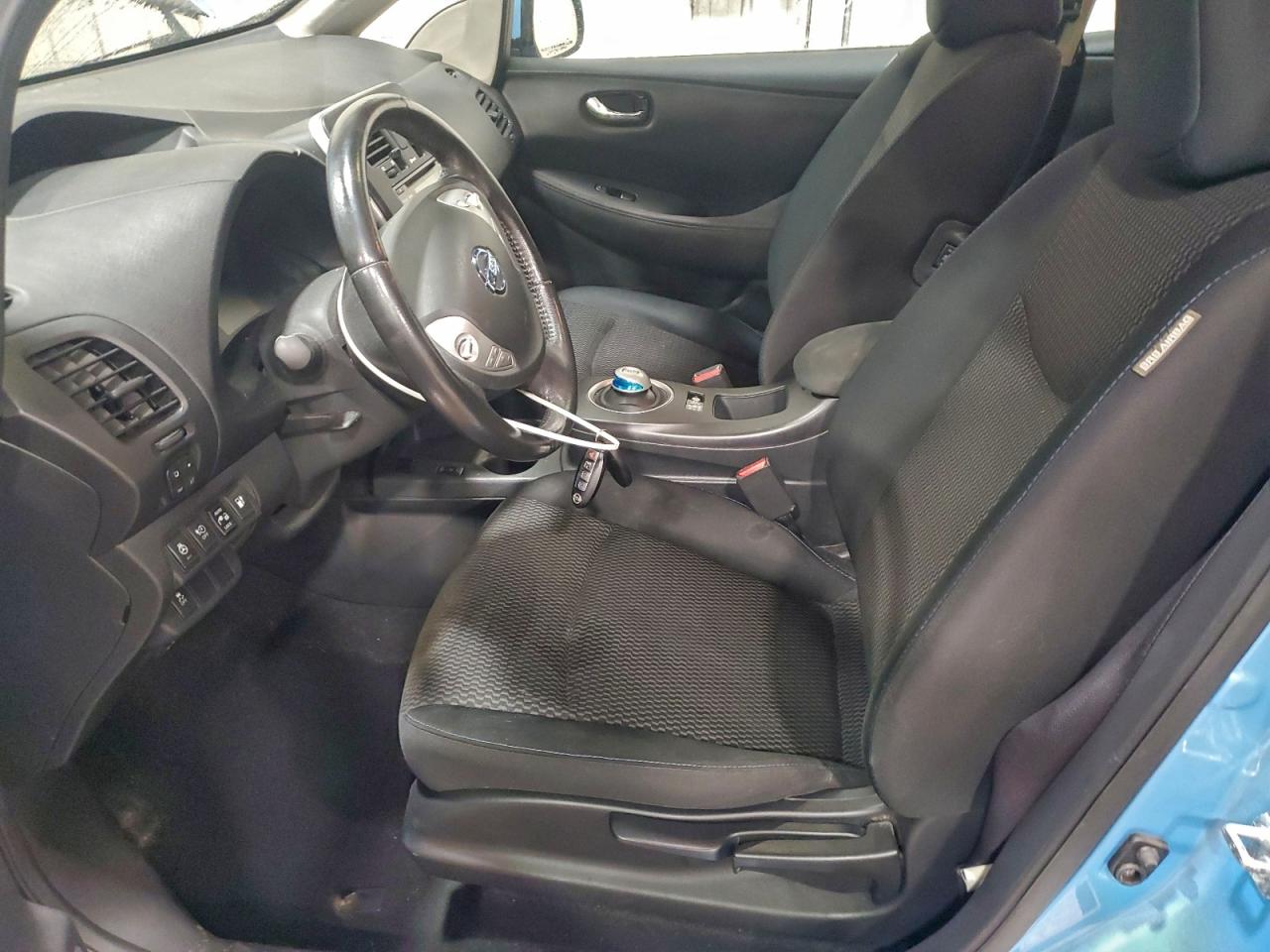 2015 NISSAN LEAF S photo 7