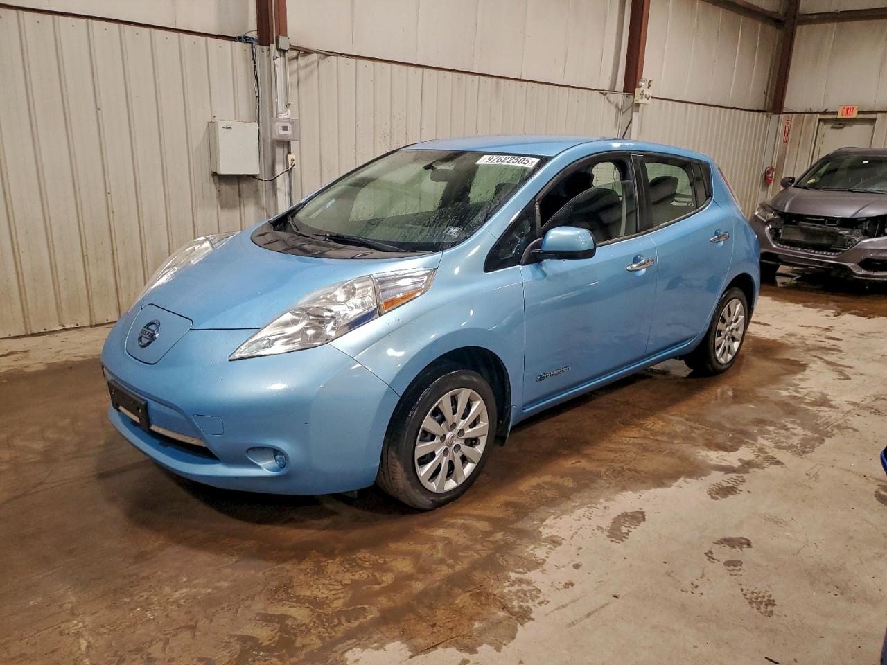 2015 NISSAN LEAF