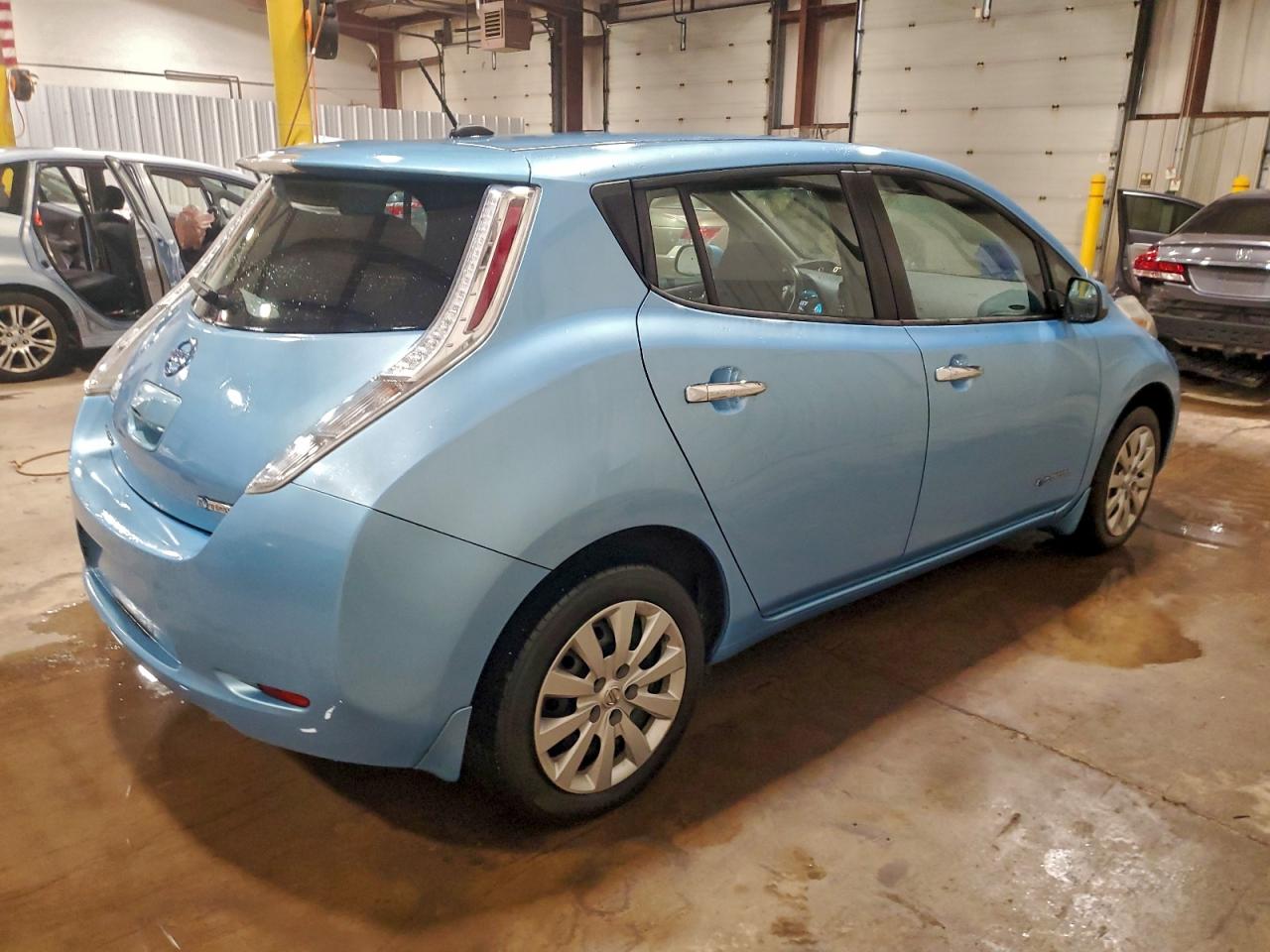 2015 NISSAN LEAF S photo 3