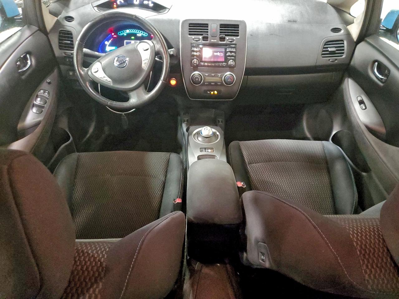 2015 NISSAN LEAF S photo 8