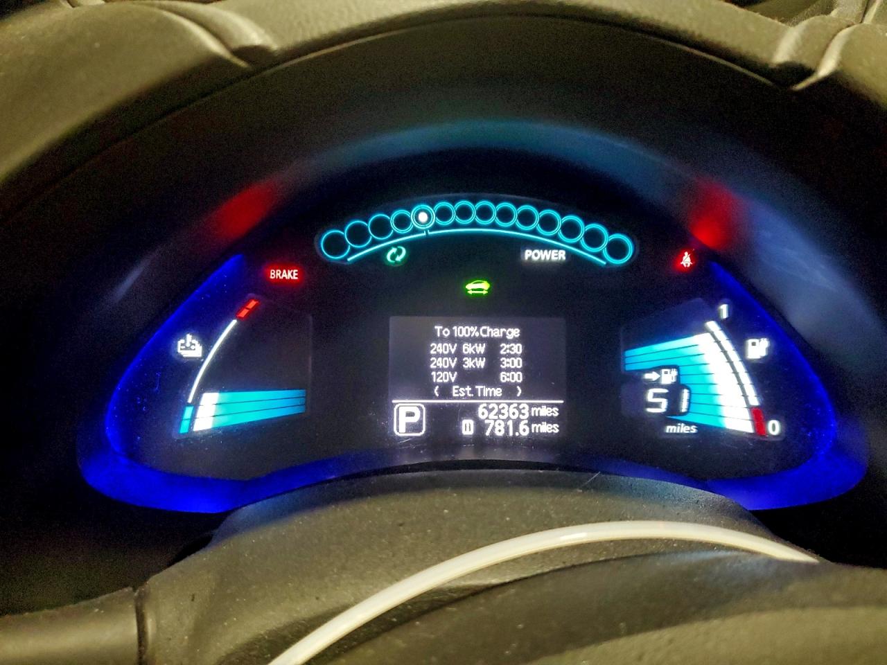 2015 NISSAN LEAF S photo 9