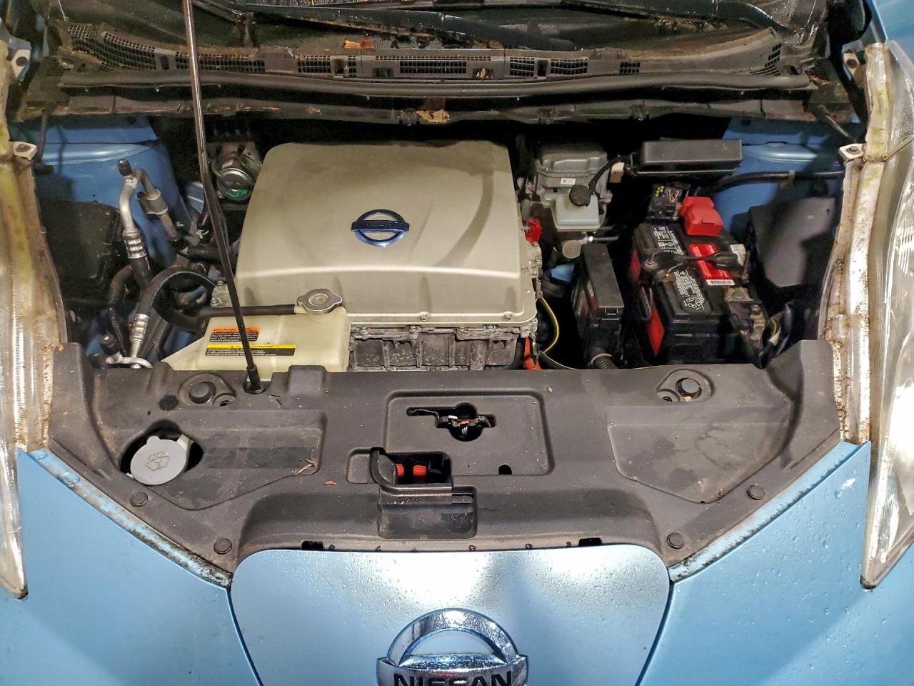 2015 NISSAN LEAF S photo 11