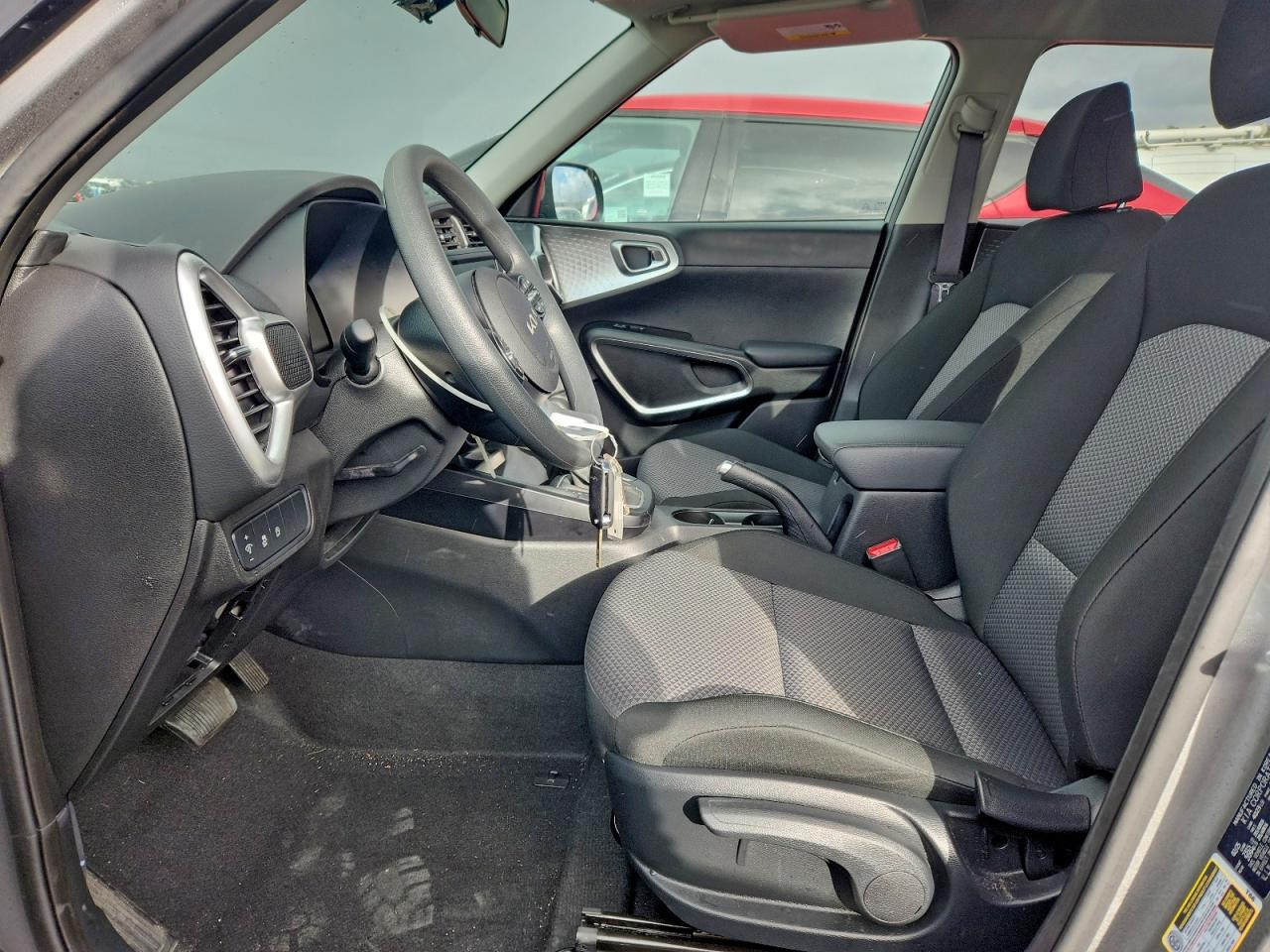 2025 KIA SOUL LX photo 7